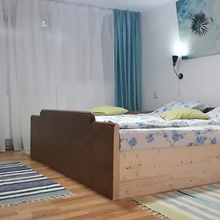 Rolling Stone Hostel-2